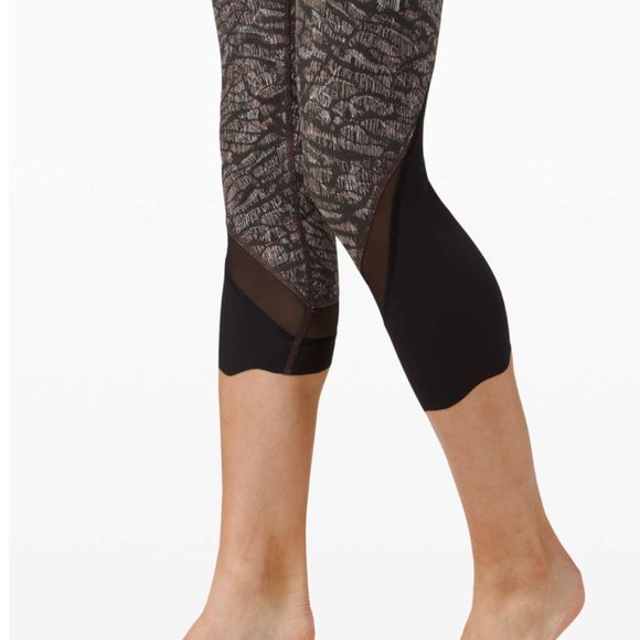 Lululemon Wunder Under Crop High Rise Scallop Full-On Luxtreme 23" Origami 8 - Picture 3 of 14